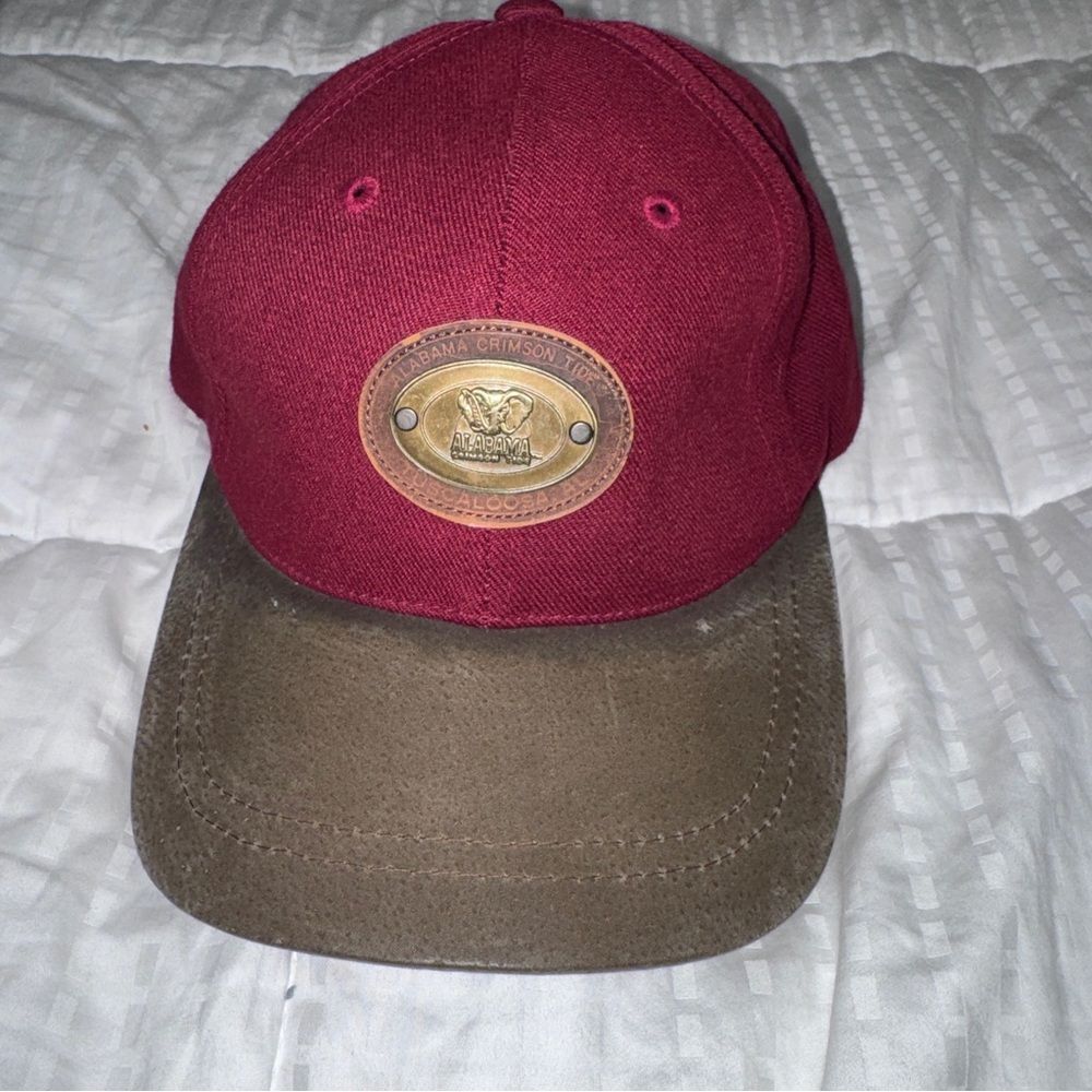 Vintage Alabama Crimson Tide Brass Emblem Hat – Red & Khaki Suede Bill Adj Cap